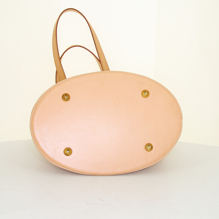 Sac cabas Louis Vuitton Bucket en cuir naturel - Detail D4