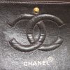 Sac à main Chanel 2.55 en daim matelassé marron - Detail D4 thumbnail