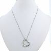 Collar Tiffany & Co Open Heart modelo mediano en platino y diamantes - 360 thumbnail