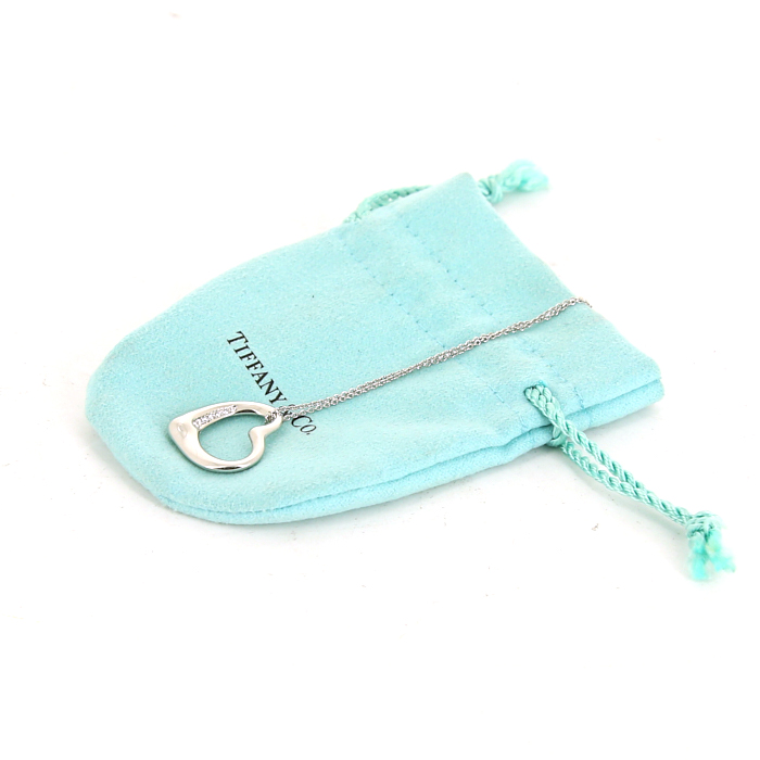 Collana Tiffany & Co Open Heart modello medio in platino e diamanti - Detail D2