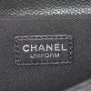 Bolsito-cinturón Chanel en cuero granulado negro - Detail D3 thumbnail