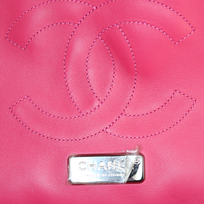 Borsa a tracolla Chanel Timeless jumbo in pitone rosa - Detail D4