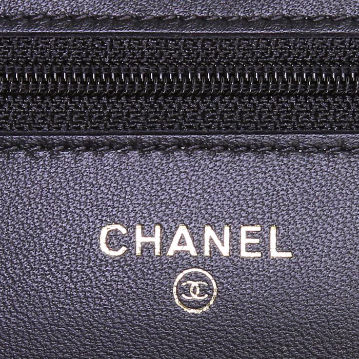 Chanel Wallet on Chain shoulder bag in black quilted leather - Detail D3