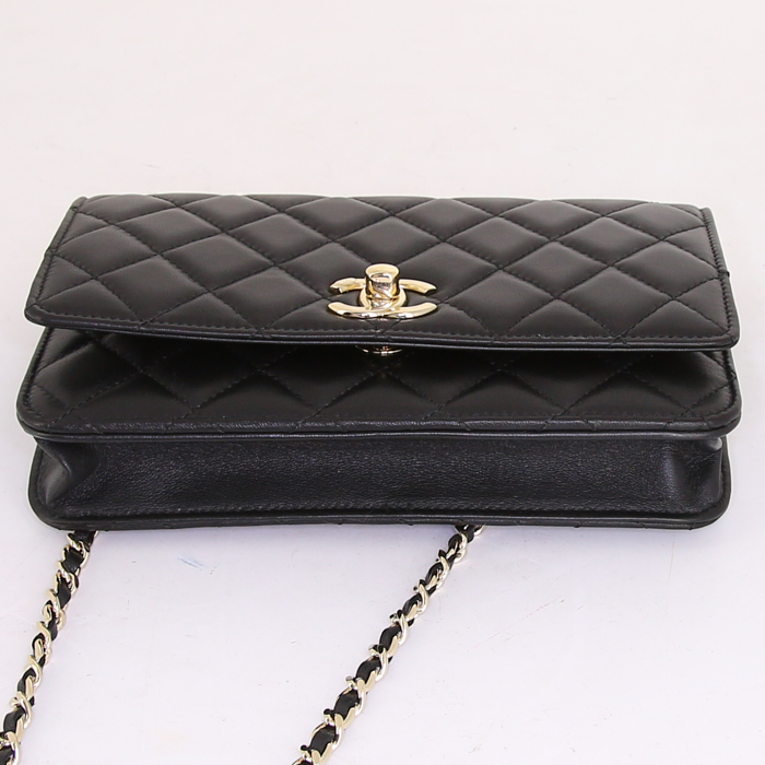 Chanel Wallet on Chain shoulder bag in black quilted leather - Detail D4