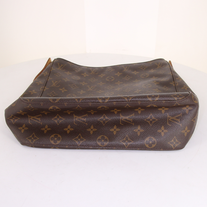 Bolso de mano Louis Vuitton Looping modelo grande en lona Monogram marrón y cuero natural - Detail D4
