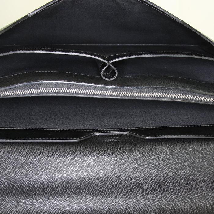 Porte-documents Louis Vuitton Robusto en cuir taiga noir - Detail D2