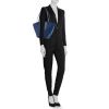 Bolso para llevar al hombro o en la mano Louis Vuitton Saint Jacques modelo grande en cuero Epi azul - Detail D1 thumbnail