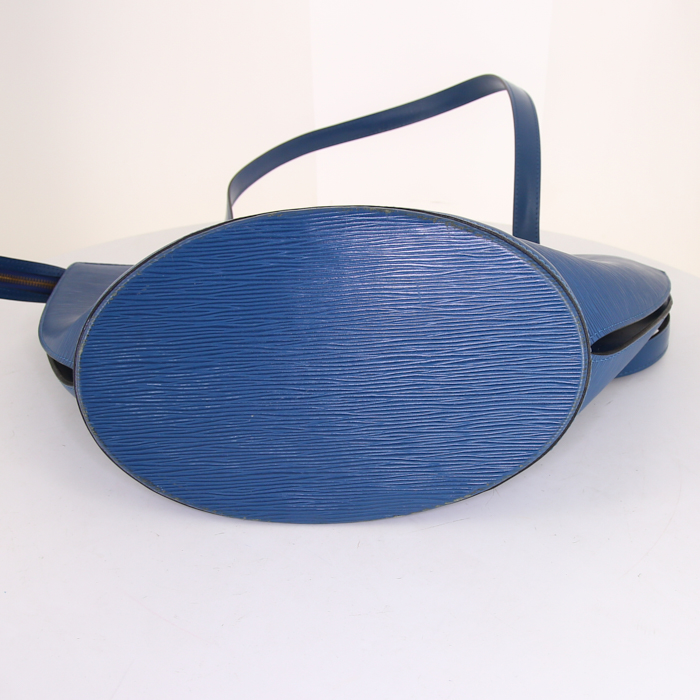 Louis Vuitton Saint Jacques large model bag worn on the shoulder or carried in the hand in blue epi leather - Detail D4