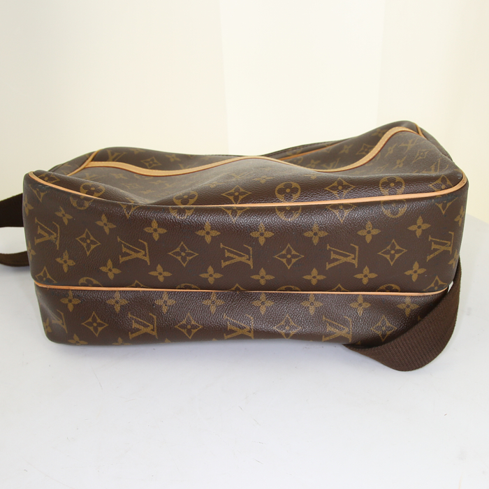 Sac besace Louis Vuitton Reporter grand modèle en toile monogram marron et cuir naturel - Detail D5