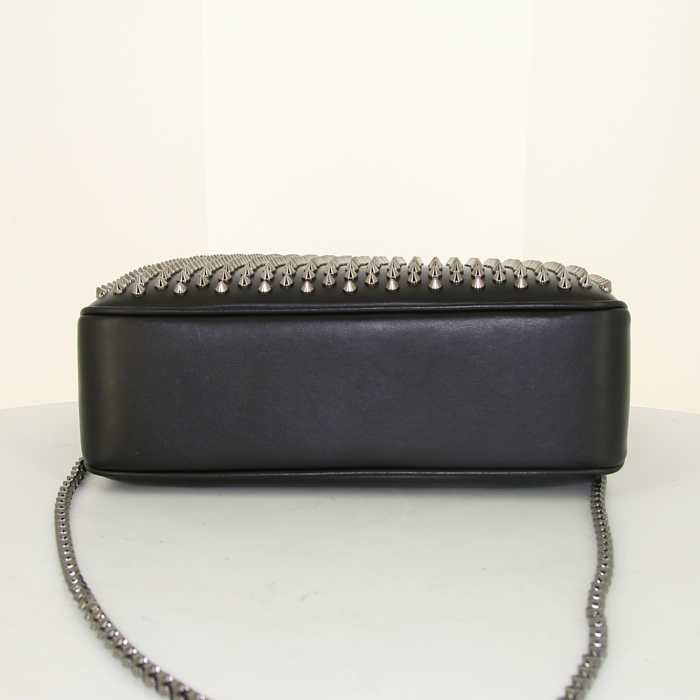 Bolso bandolera Christian Louboutin Triloubi en cuero negro - Detail D5