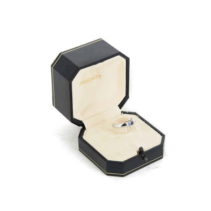 Sortija Chaumet Anneau modelo pequeño en oro blanco y zafiro - Detail D2