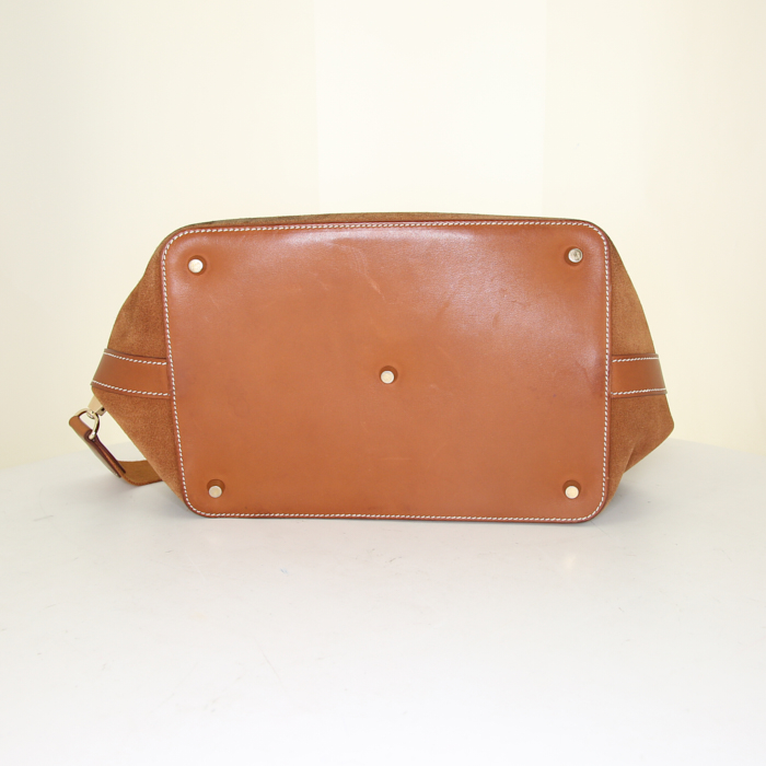 Bolso de mano Hermès Tool Box en cuero de ternero doblis marrón y cuero Barenia - Detail D5