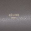 Bolso de mano Celine  Belt modelo grande  en cuero granulado gris antracita - Detail D3 thumbnail
