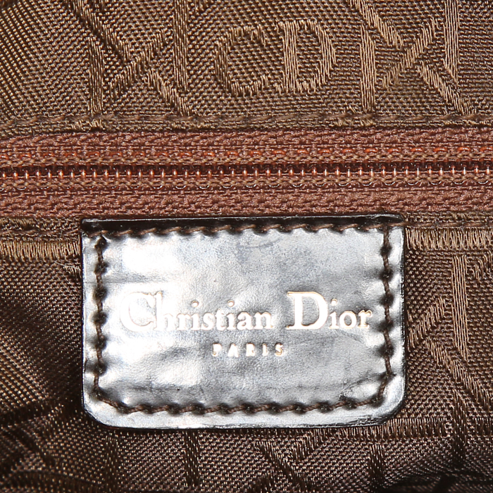 Sac à main Dior Lady Dior moyen modèle en poulain léopard et cuir verni marron - Detail D3