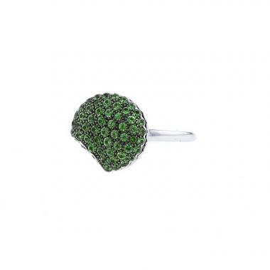 Boucheron Tentation Macaron small model ring in white gold and tsavorites