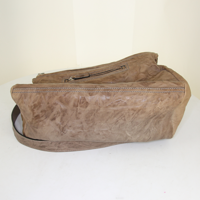 Bolso bandolera Givenchy Pandora modelo mediano en cuero color topo - Detail D5