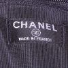Bolso para llevar al hombro o en la mano Chanel 2.55 en ante marrón y beige - Detail D3 thumbnail