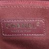Chanel Timeless shoulder bag in black chevron quilted leather - Detail D4 thumbnail