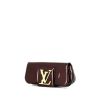Bolsito de mano Louis Vuitton Sobe en charol color burdeos - 00pp thumbnail