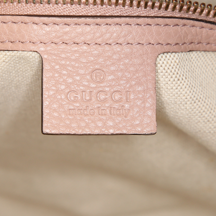 Bolso de mano Gucci Bamboo en cuero color rosa claro - Detail D4