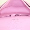 Chanel Timeless shoulder bag in pink jersey canvas - Detail D3 thumbnail