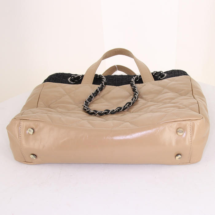 Borsa da spalla o a mano Chanel Portobello in pelle trapuntata beige e tweed nero - Detail D5