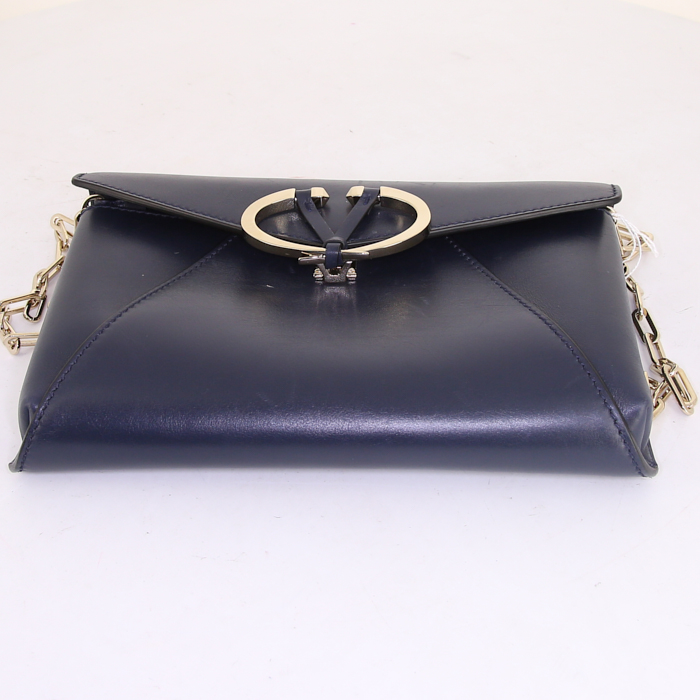 Sac bandoulière Valentino Garavani V Rivet en cuir bleu - Detail D4