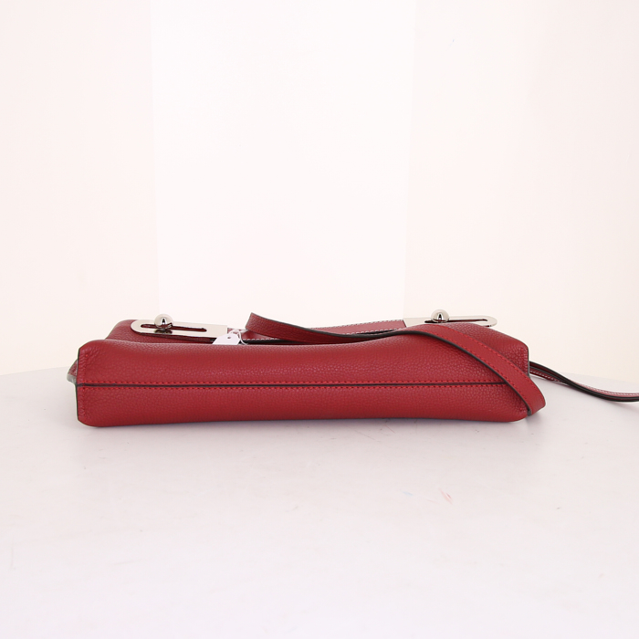 Loewe Missy Bag shoulder bag in red grained leather - Detail D5