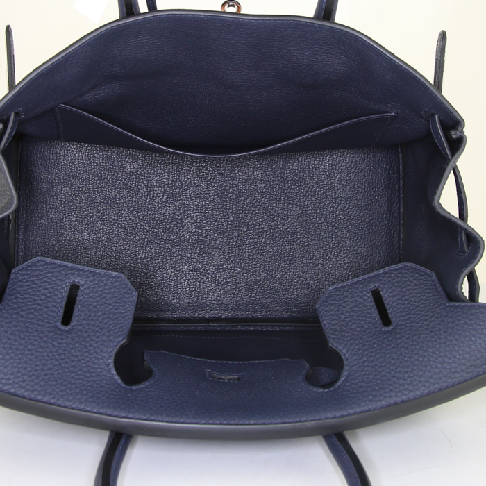 Sac à main Hermes Birkin 30 cm en cuir togo bleu-marine - Detail D2
