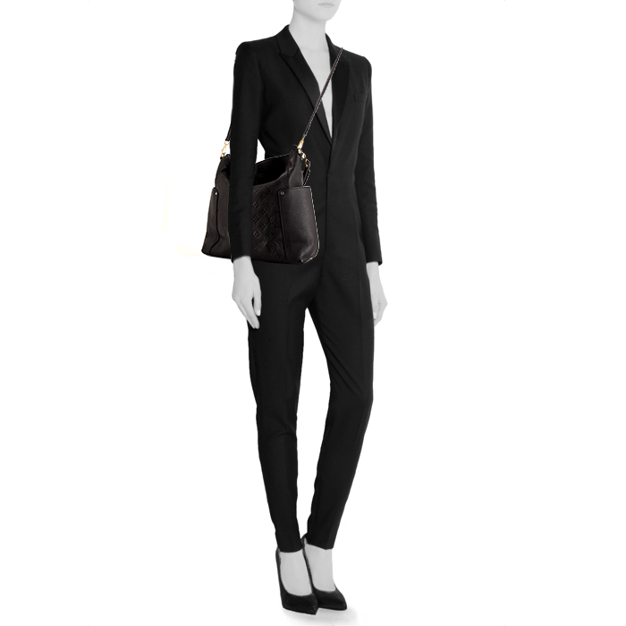 Louis Vuitton Bagatelle shoulder bag in black empreinte monogram leather - Detail D2