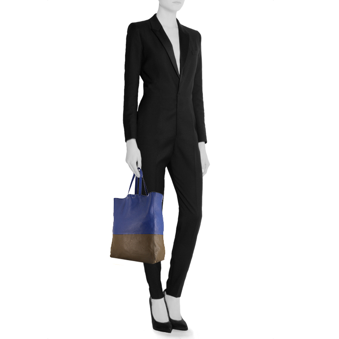 Sac cabas Celine Vertical en cuir bicolore bleu et marron - Detail D1