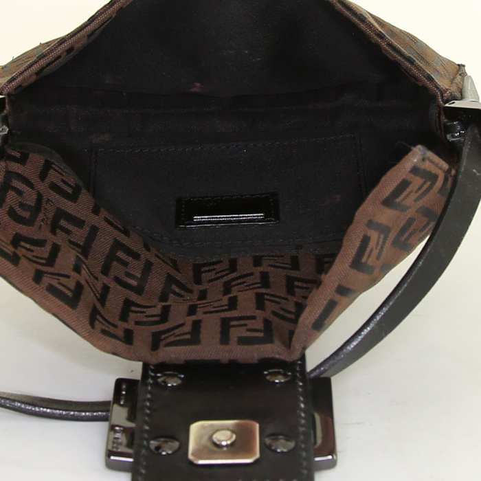 Bolso para llevar al hombro o en la mano Fendi Mini Baguette mini en lona marrón y cuero marrón - Detail D2