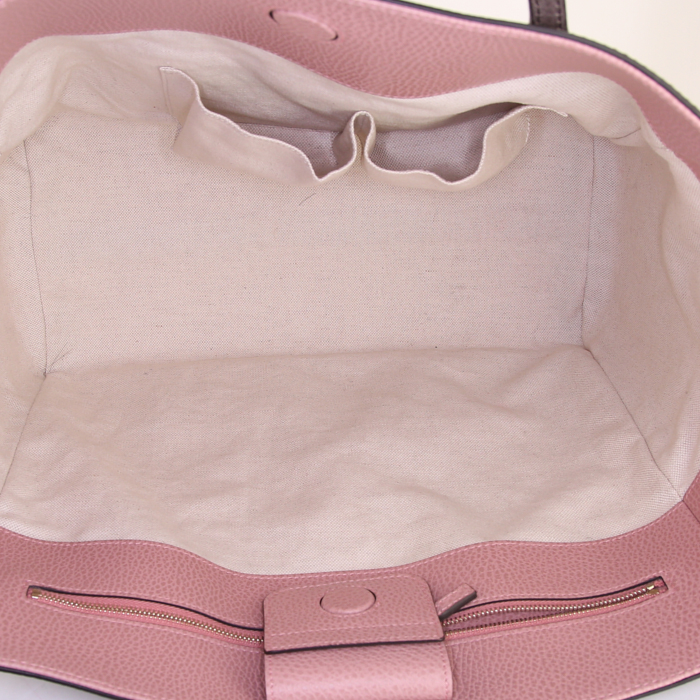 Sac cabas Gucci Swing en cuir grainé taupe et rose - Detail D2