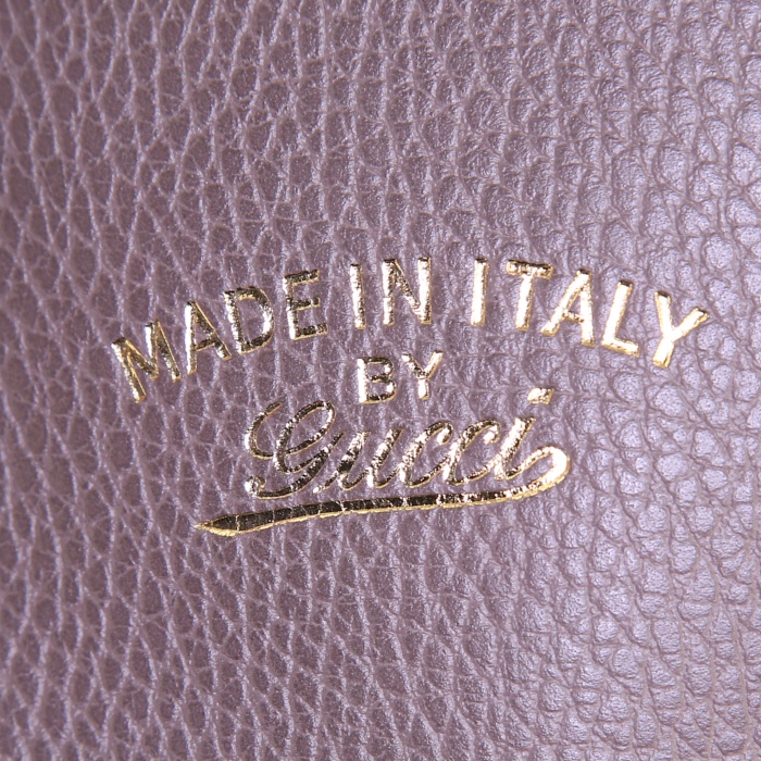 Shopping bag Gucci Swing in pelle martellata color talpa e rosa - Detail D3