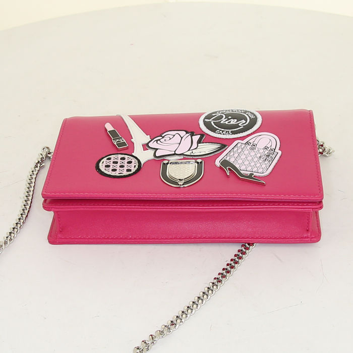 Bolso bandolera Dior Diorama Wallet on Chain en cuero rosa - Detail D4