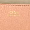 Chloé Drew small model shoulder bag in rosy beige grained leather - Detail D3 thumbnail