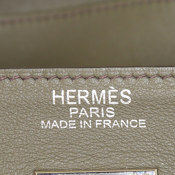 Sac de voyage Hermès Relax Kelly en cuir Swift gris-vert - Detail D3