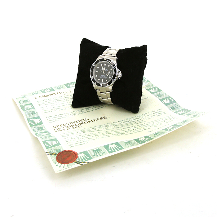 Rolex Submariner Date watch in stainless steel Ref:  16610 Circa  1988 - Detail D2