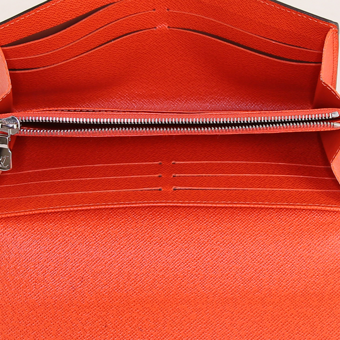 Louis Vuitton Sarah wallet in orange epi leather - Detail D2