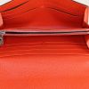 Louis Vuitton Sarah wallet in orange epi leather - Detail D2 thumbnail