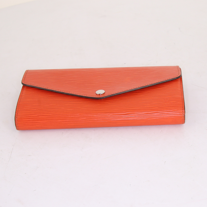 Portefeuille Louis Vuitton Sarah en cuir épi orange - Detail D4