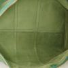 Bolsa de viaje Louis Vuitton Keepall 55 cm en cuero Epi verde - Detail D2 thumbnail