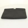 Chanel pouch in black chevron quilted leather - Detail D4 thumbnail