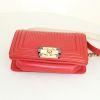Chanel Mini Boy shoulder bag in red leather - Detail D5 thumbnail