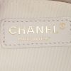Chanel Boy shoulder bag in white quilted grained leather - Detail D4 thumbnail