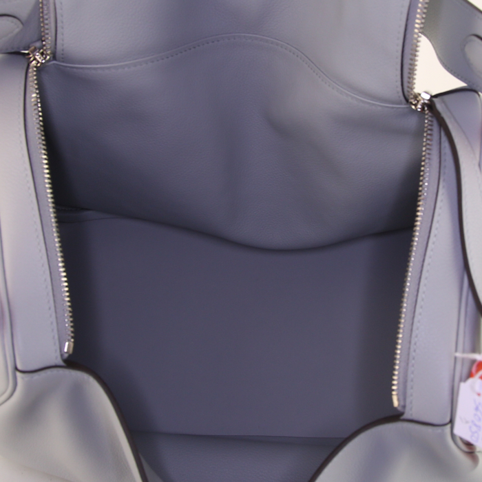 Sac à main Hermes Lindy 34 cm en cuir Swift bleu-glacier - Detail D2