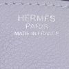 Sac à main Hermes Lindy 34 cm en cuir Swift bleu-glacier - Detail D3 thumbnail
