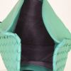 Pochette Bottega Veneta Turnlock en cuir intrecciato vert - Detail D2 thumbnail