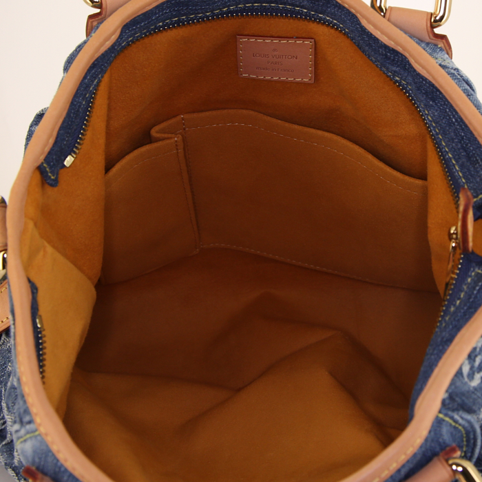 Sac à main Louis Vuitton Neo Cabby en toile denim monogrammée bleue et cuir naturel - Detail D3