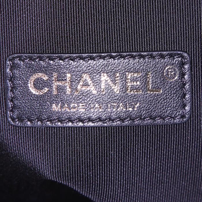 Sac à main Chanel 31 en cuir matelassé blanc et cuir noir - Detail D3